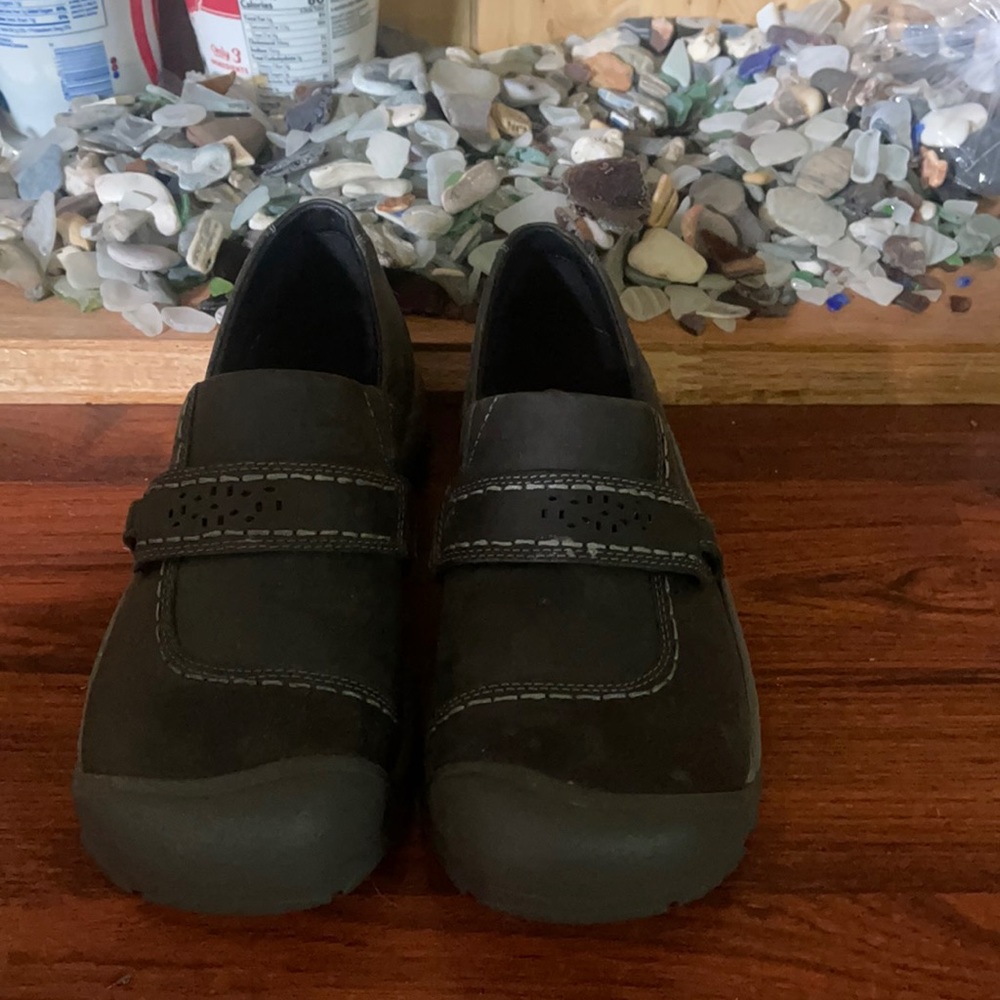Keen slip on shoes. 9.5, NWOT